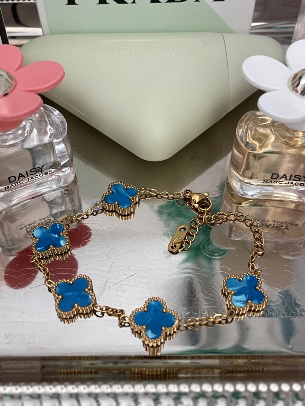 ✨Goldtone Bracelet with Blue Clover Charms✨NEW